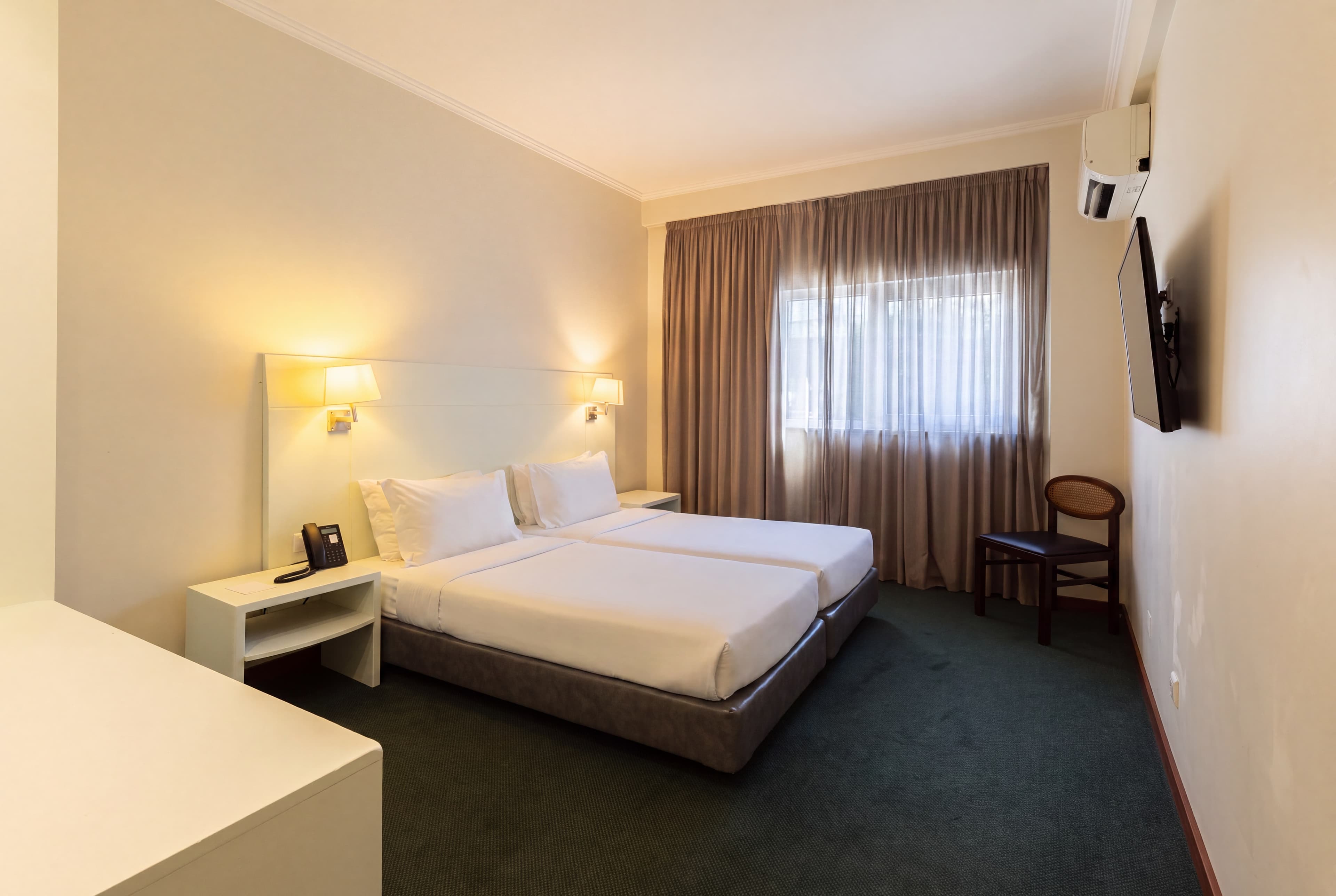 Quarto Standard Twin — image 1